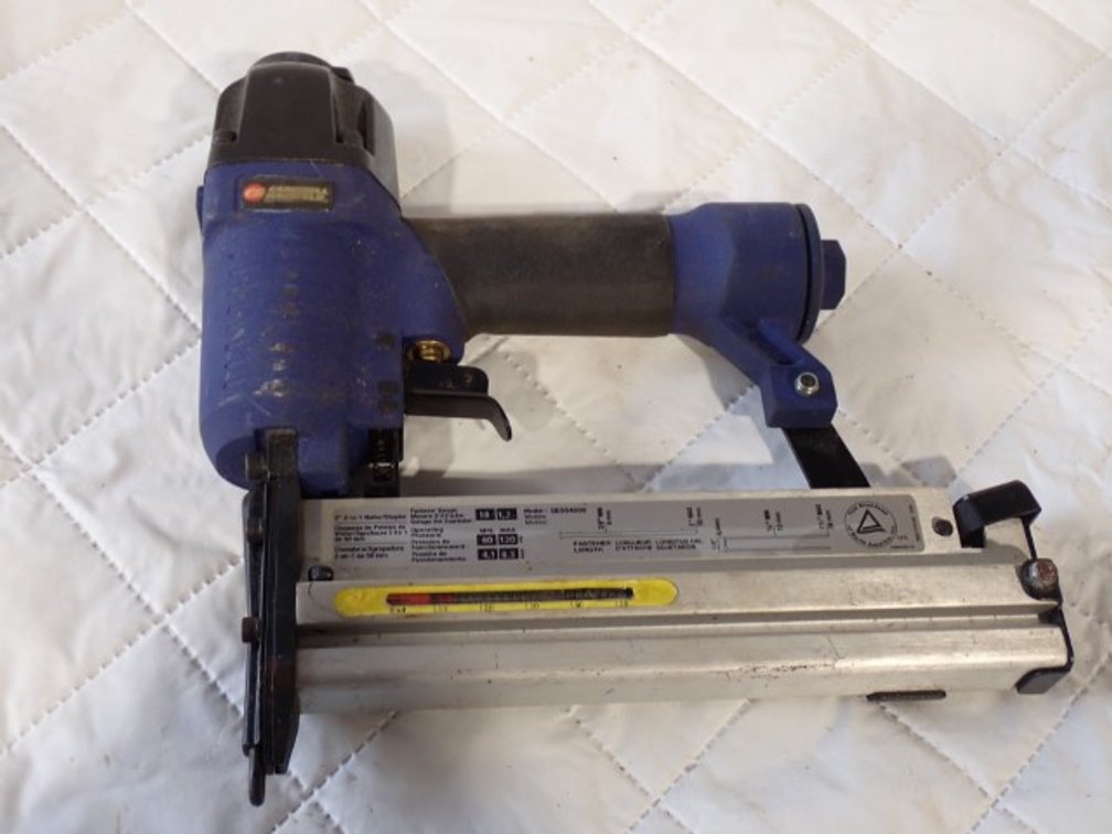 Pneumatic Nailer/Stapler