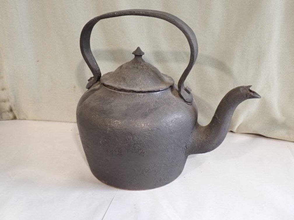 Cast Iron Hearth Kettle