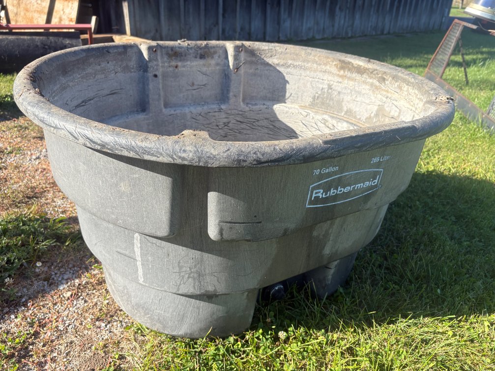 Rubbermaid livestock water trough