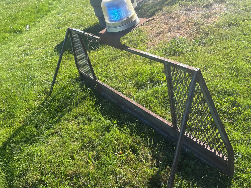 head rack & blue snow removal light