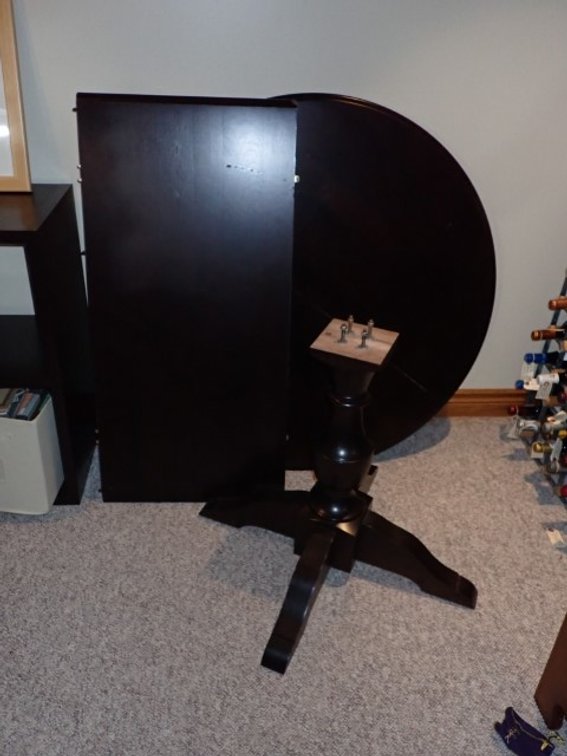 Pedestal Table