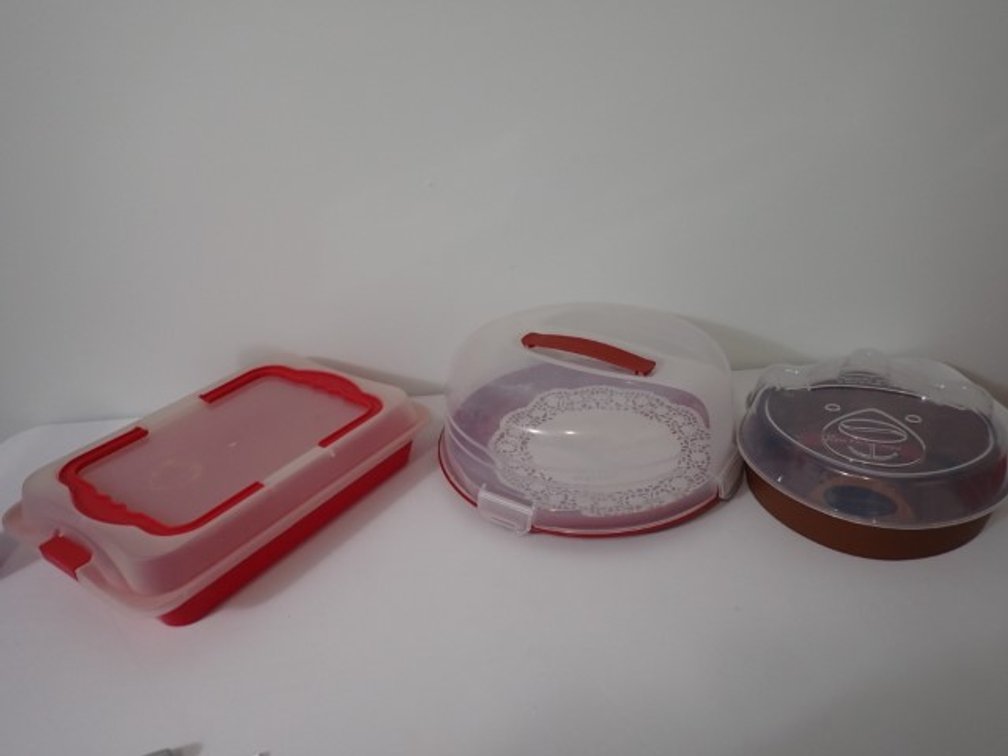 Plastic Cake Carriers+
