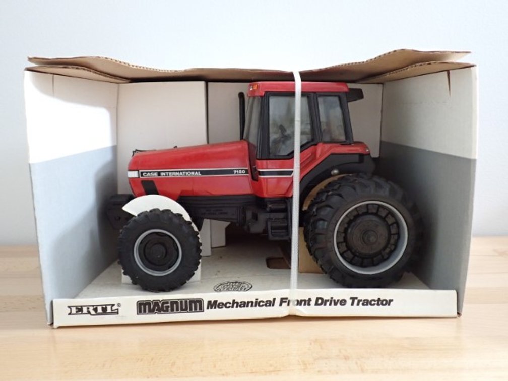ERTL Magnum