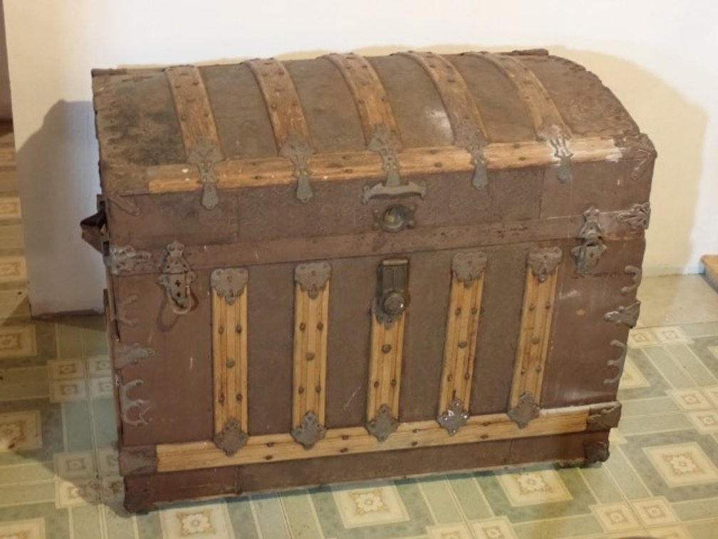Low-Dome Victorian Steamer Trunk