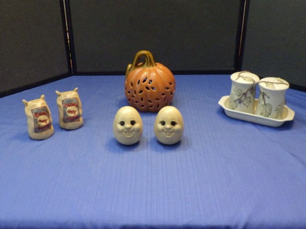 Salt & Pepper Shaker Collection+