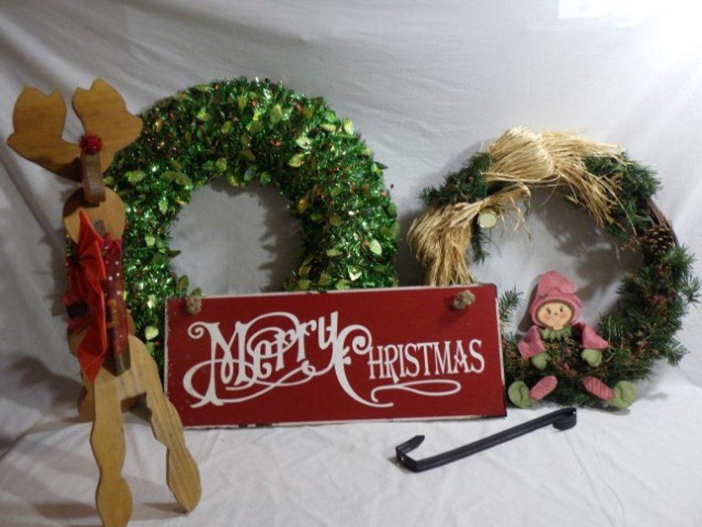 Holiday Wreaths+