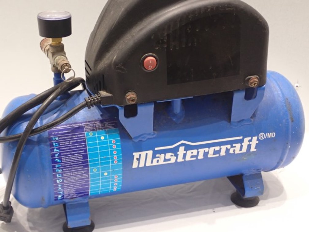 2 Gallon Air Compressor - Mastercraft