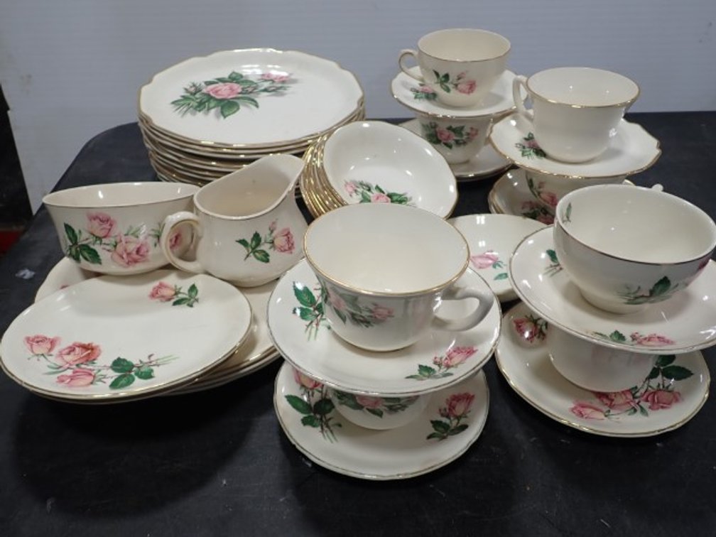 Pink Roses Dinnerware