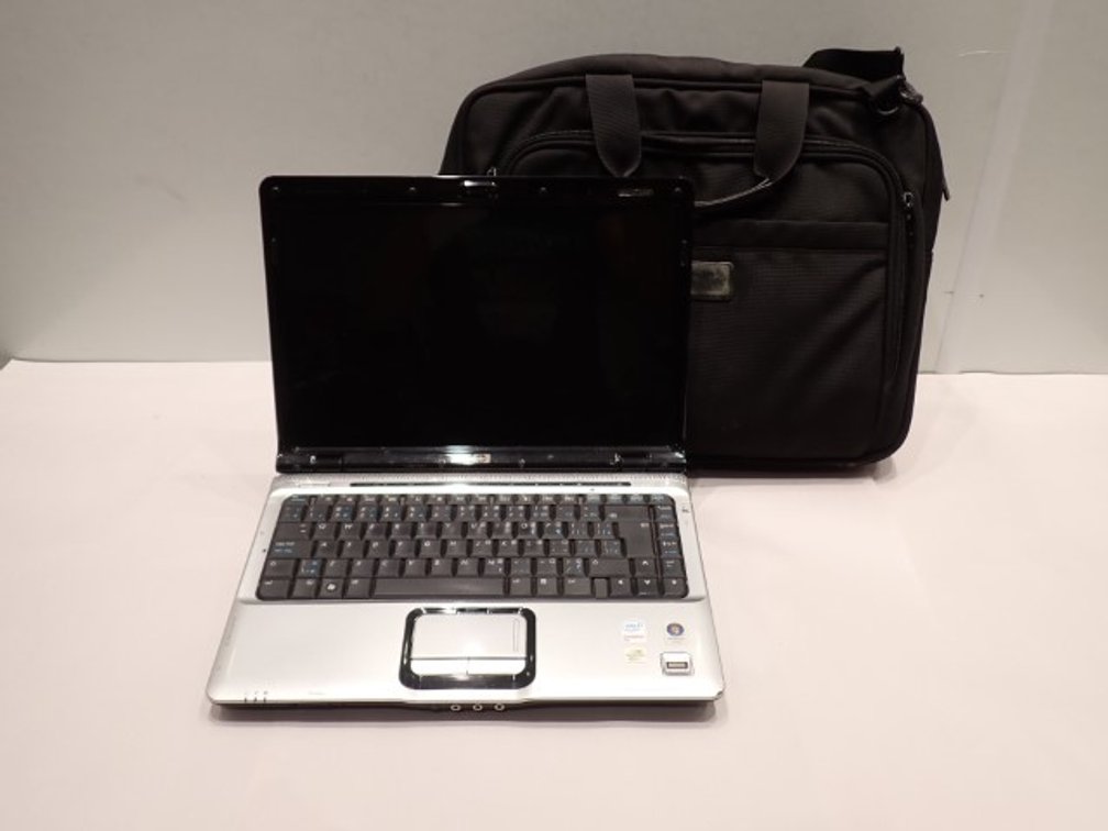 HP Pavilion Entertainment Notebook Laptop with Bag