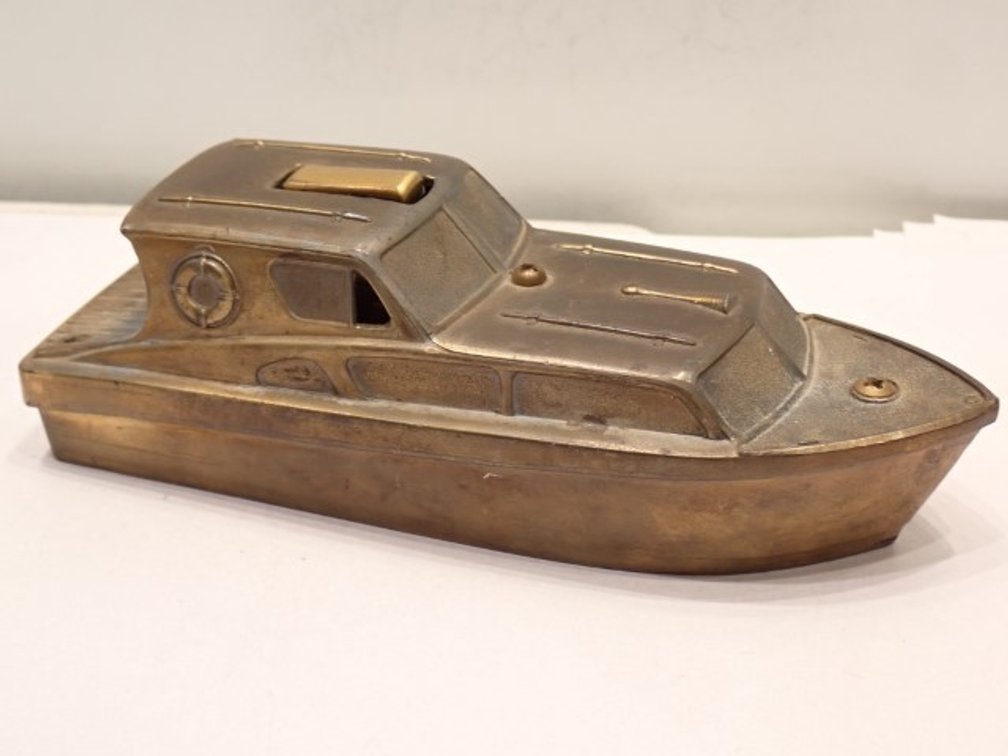 Cabin Cruiser Lighter
