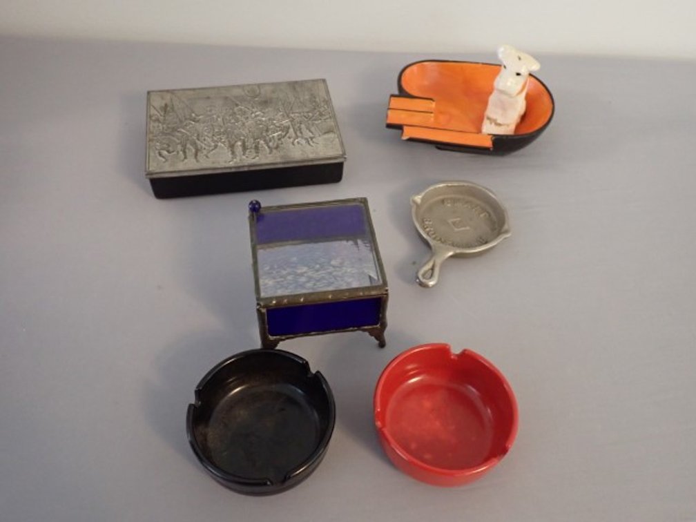 Vintage Tabletop Collectibles & Ashtrays