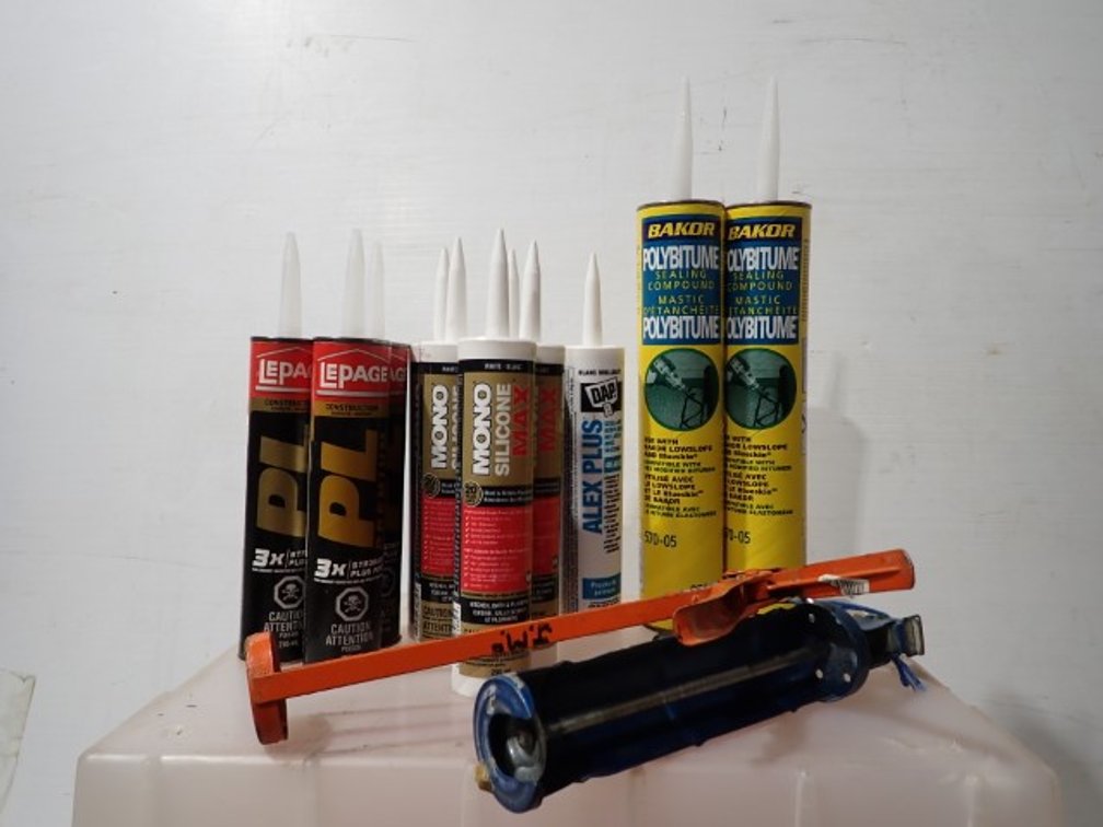 Caulking Guns & NEW Sealing Compounds