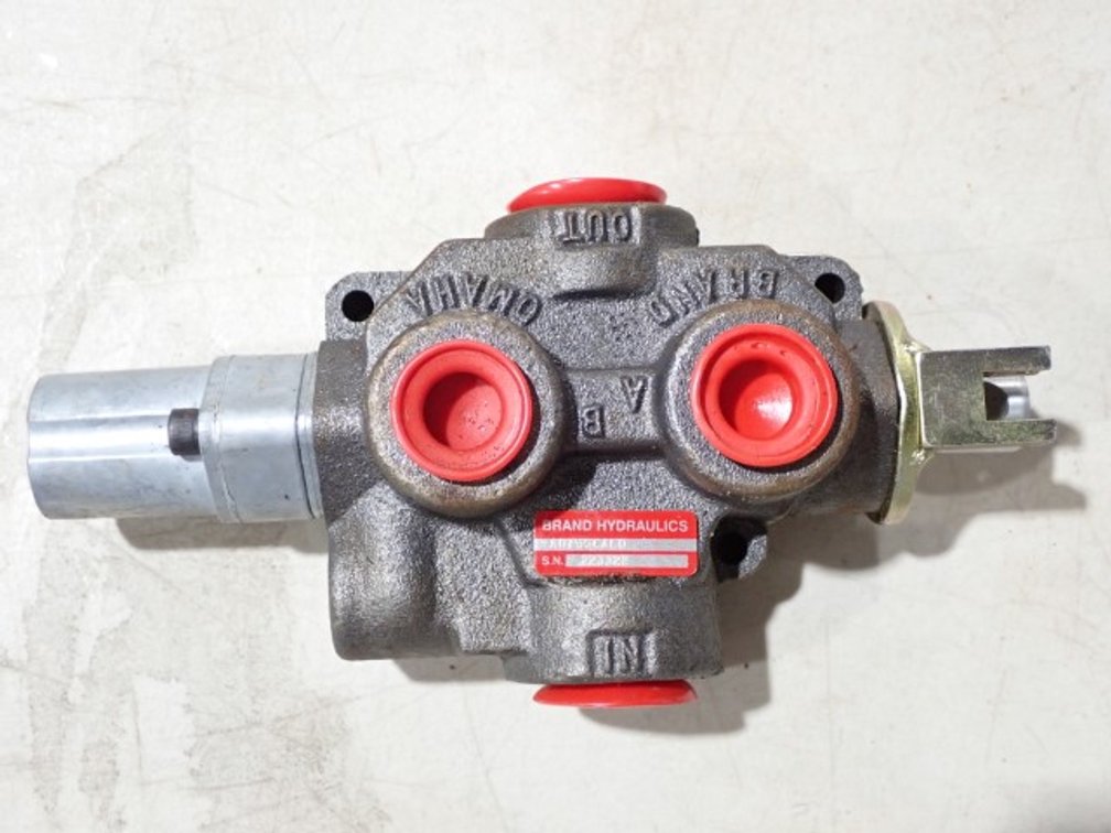 NEW Directional Control Valve