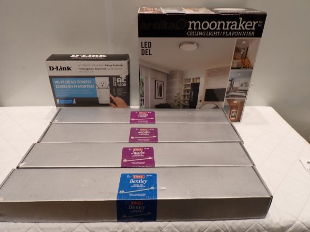 NEW Ceiling Light, Towels Bars & WiFi Extender