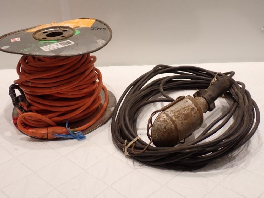 Extension Cord & Trouble Light