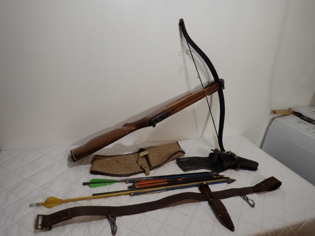 Crossbow With Accessories+