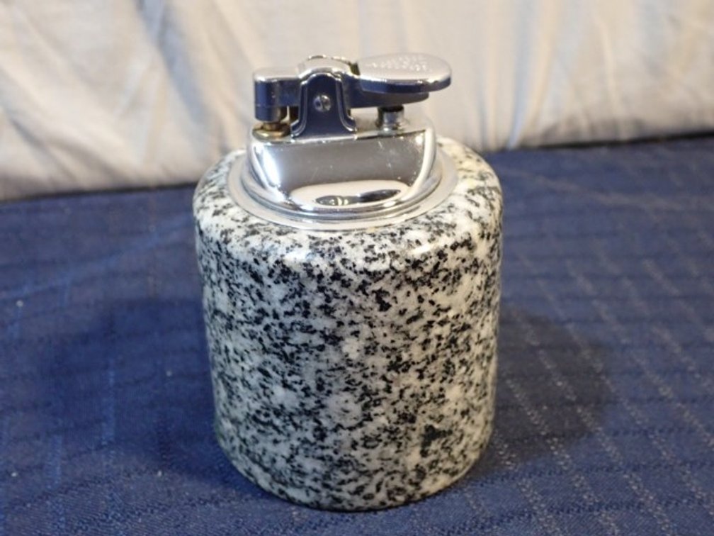 Flame Crest Table Lighter