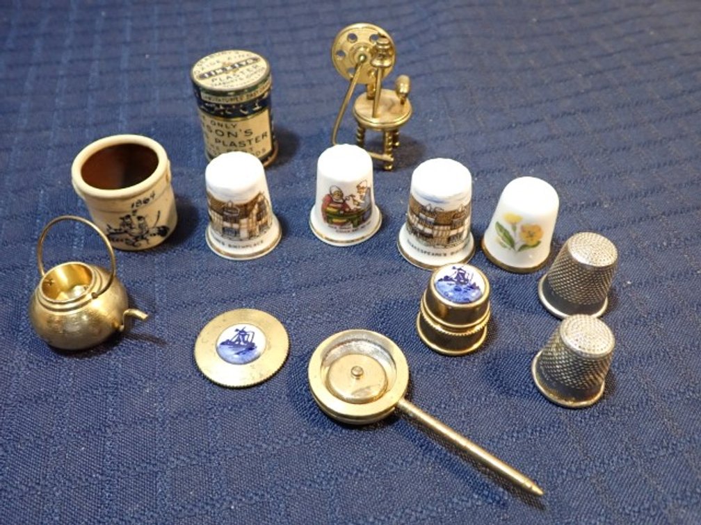Dollhouse Accessories & Thimble Variety