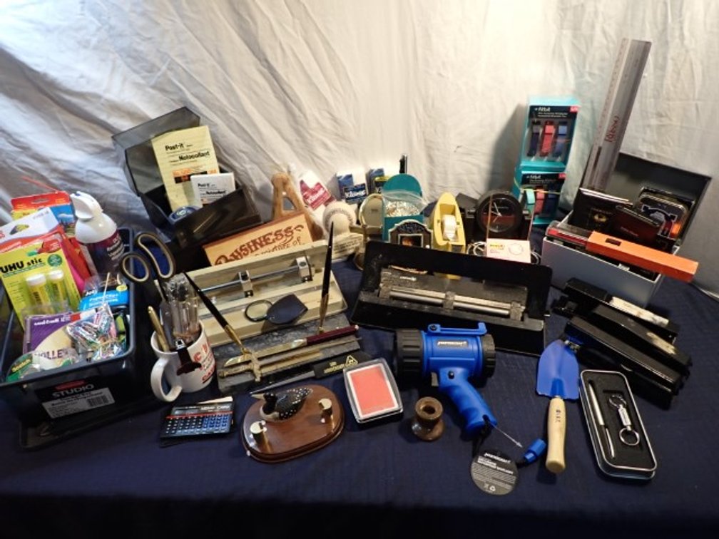 Desktop Accessory Lot