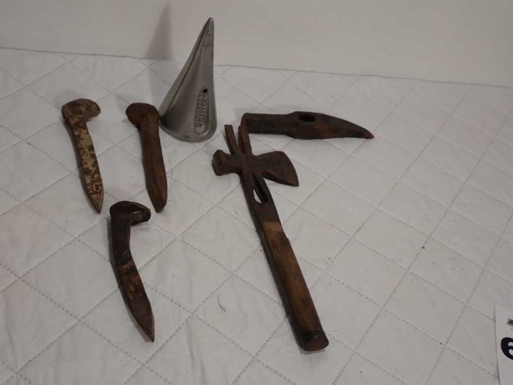 Tomahawk Crate Hammer/Hatchet Multi Tool +