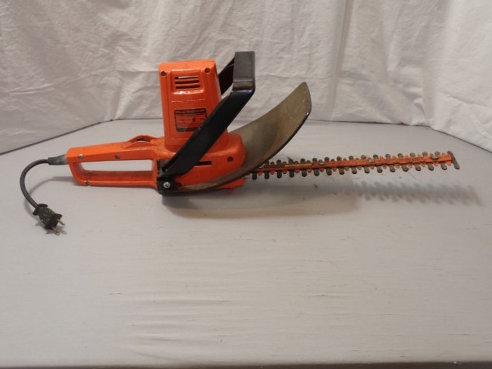 Village Blacksmith Electric Hedge Trimmer