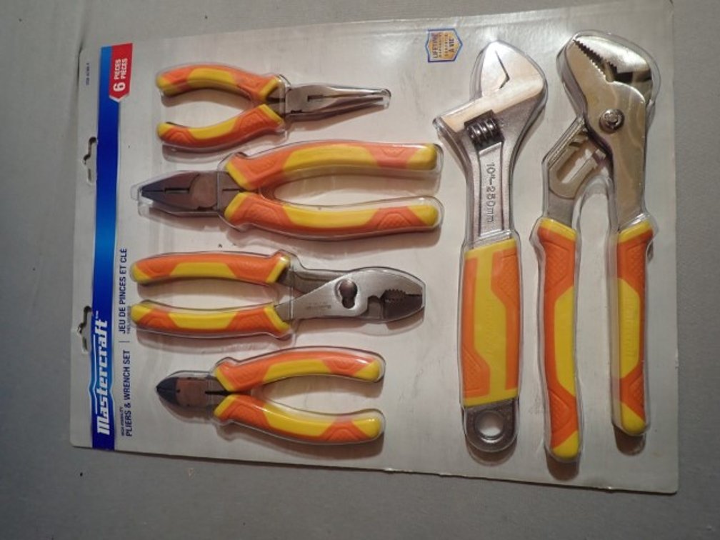 NEW Mastercraft Pliers & Wrenches Set