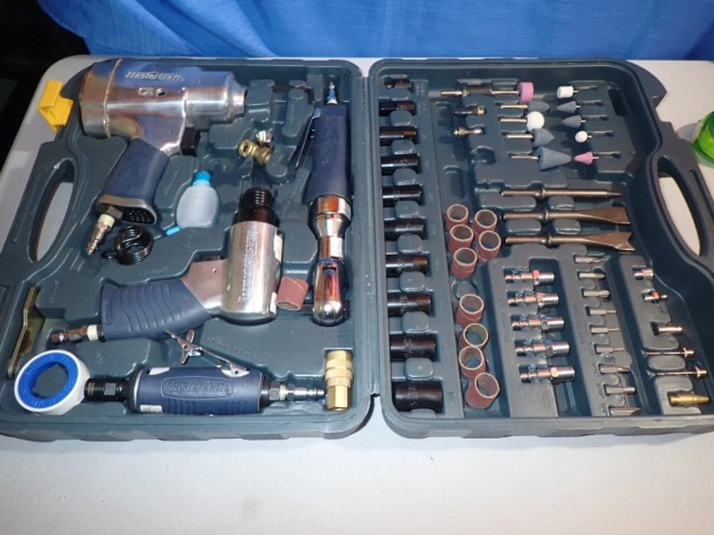 Mastercraft Pneumatic Air Tool Kit in Case (complete)