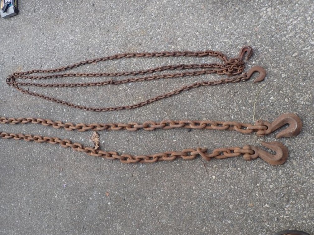 Logging/Towing Chains With Hooks