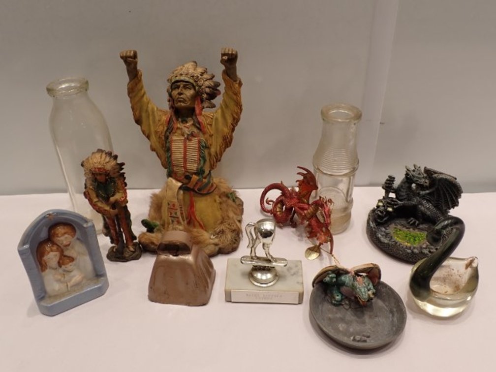 Decorative Figurines & Collectibles