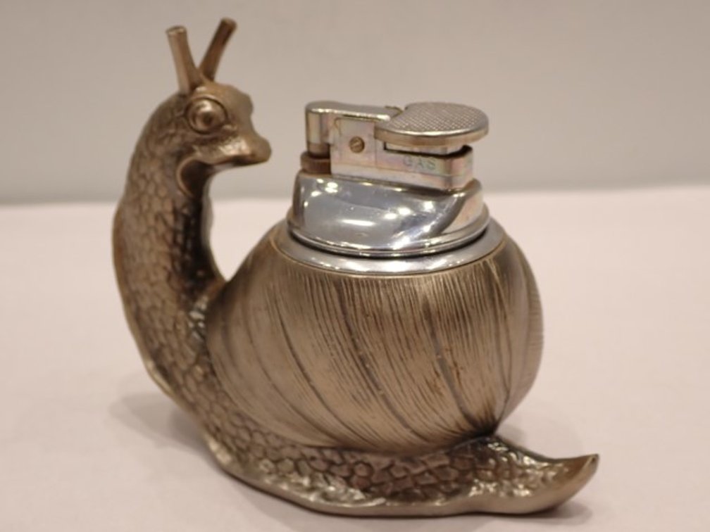 Snail Figure Table Lighter