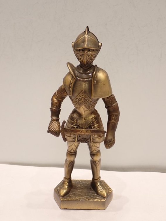 Knight Table Lighter
