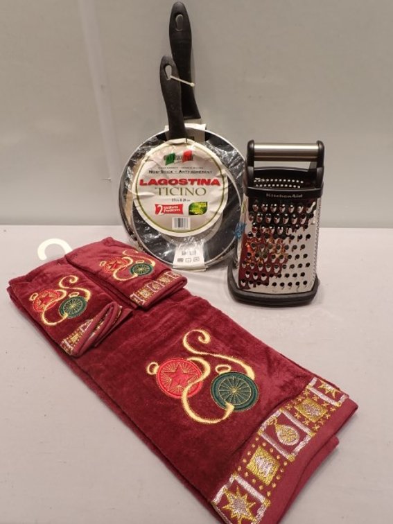 Home Decor with Kitchen Aid and Lagostina Accessories