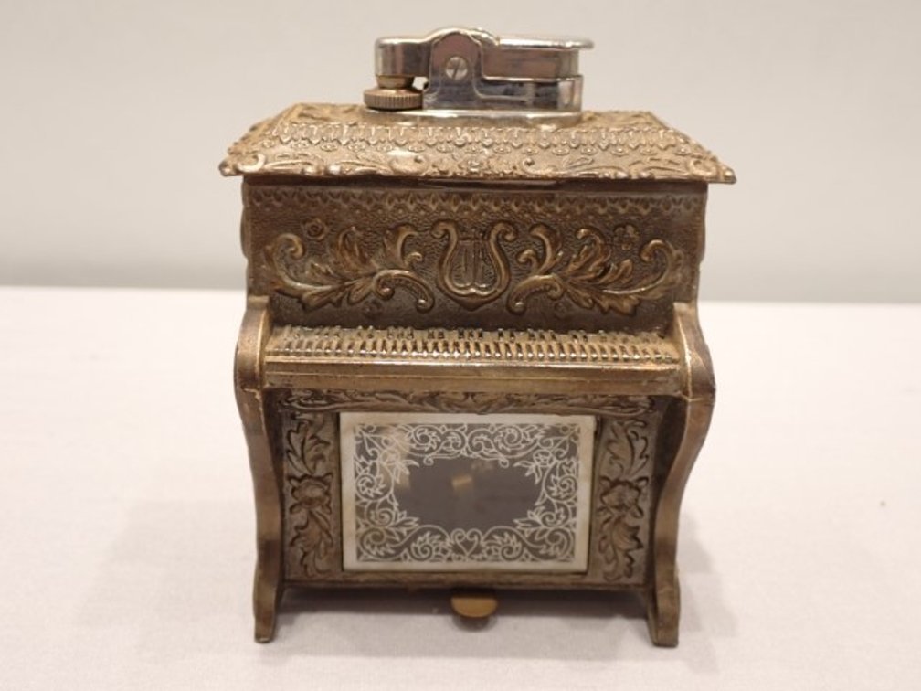 Piano-Shaped Musical Table Lighter