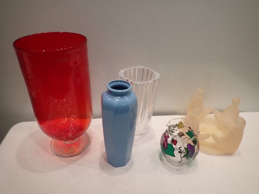 Centrepiece and Vases
