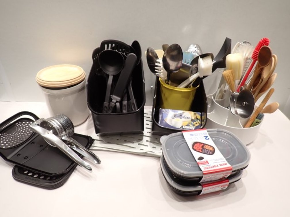 Various Kitchen Utensils