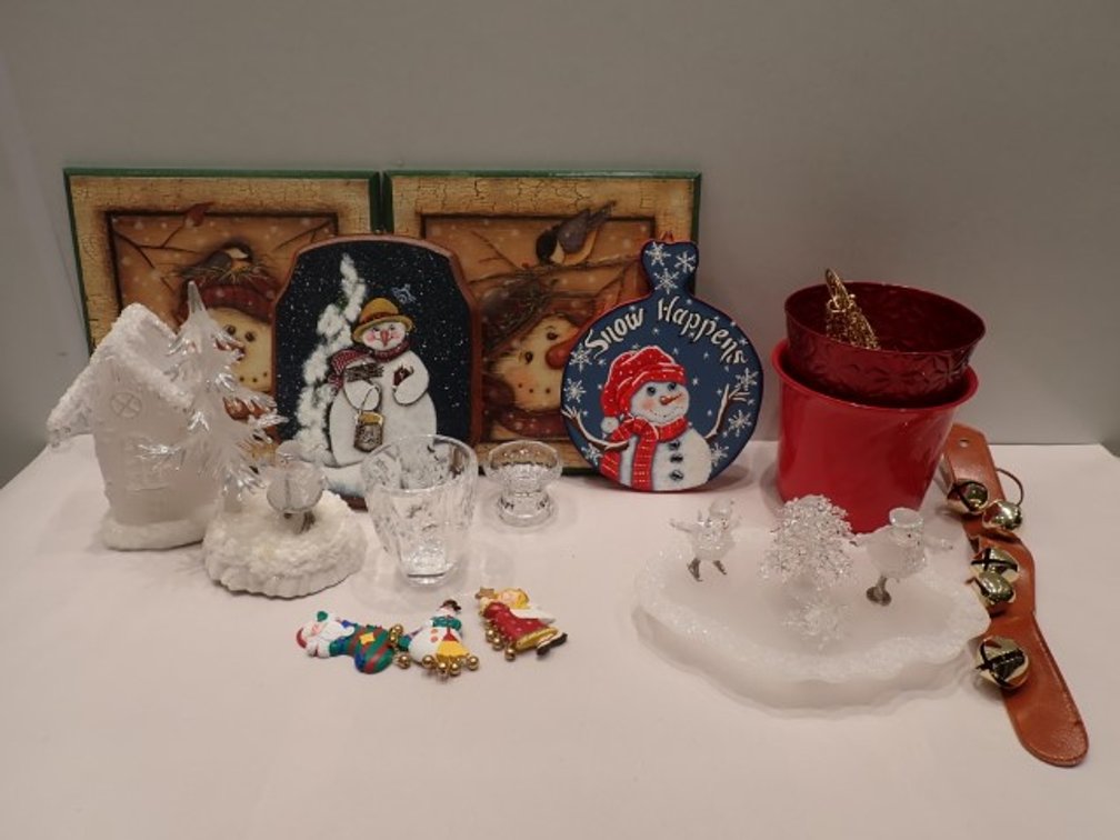 Christmas Decor in a Tote