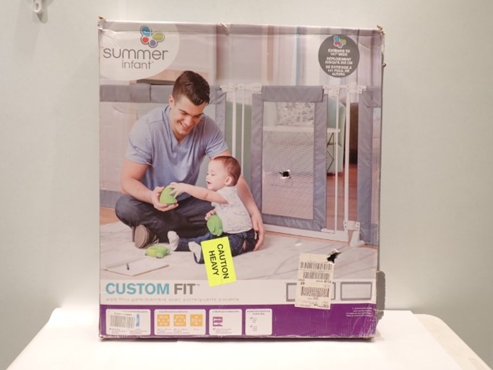 NEW Summer Infant Custom Fit Safety Gate