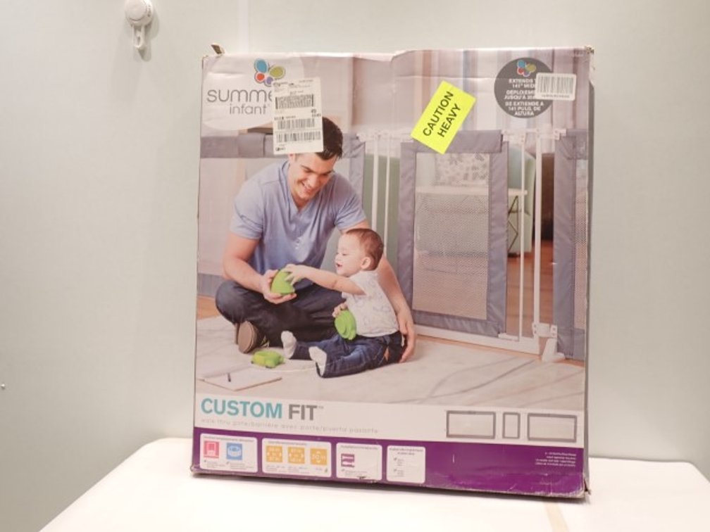 NEW Summer Infant Custom Fit Safety Gate