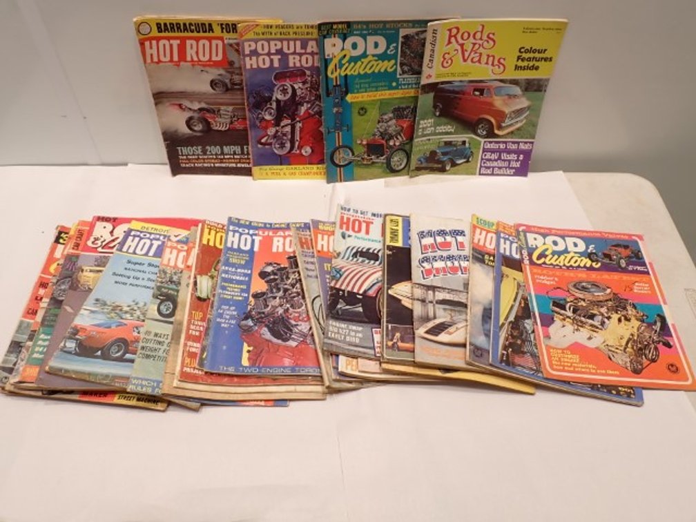 Vintage automotive Magazines