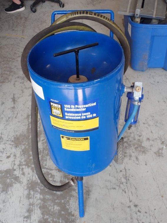 PowerFist 100 lb Pressurized Sandblaster