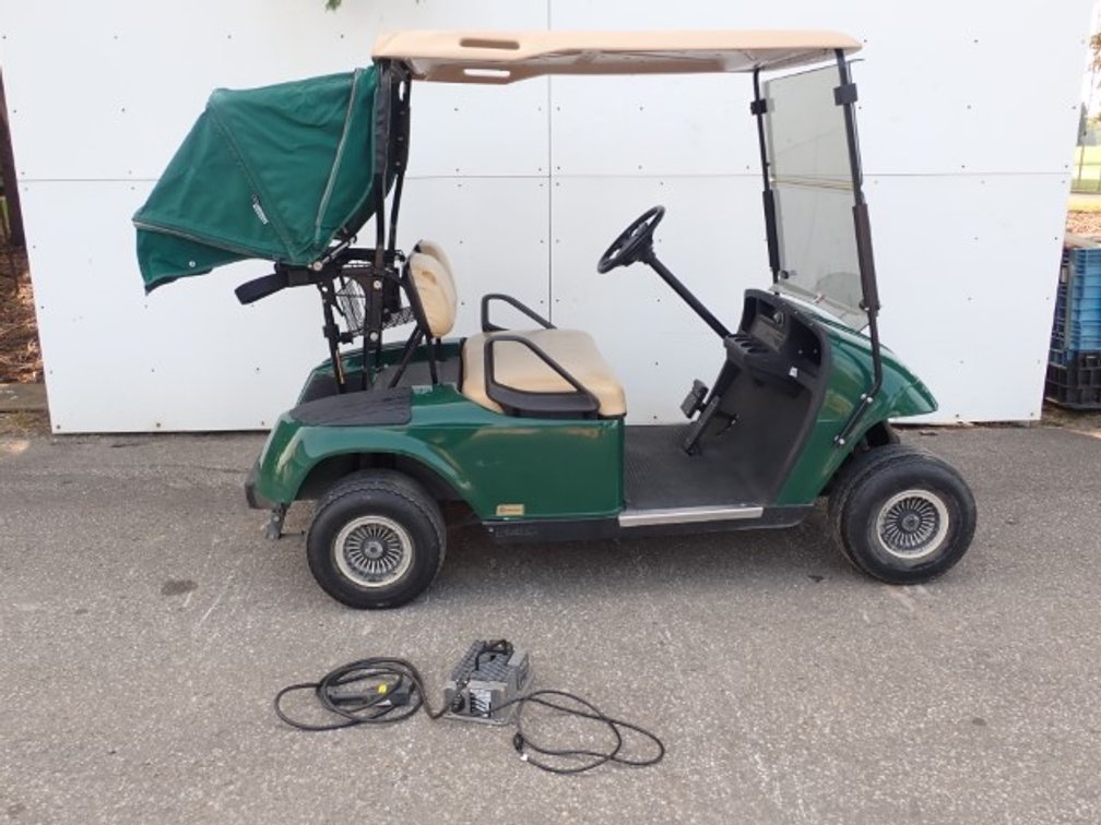 EZ-GO Electric Golf Cart - 2008 TXT