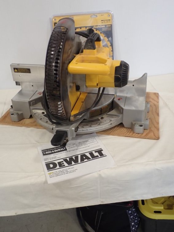 DeWalt 12" Compound Mitre Saw