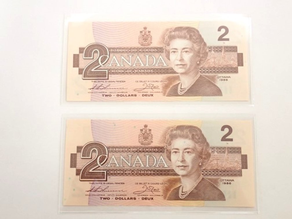 Pair of 1986 $2 Canadian Bank Notes