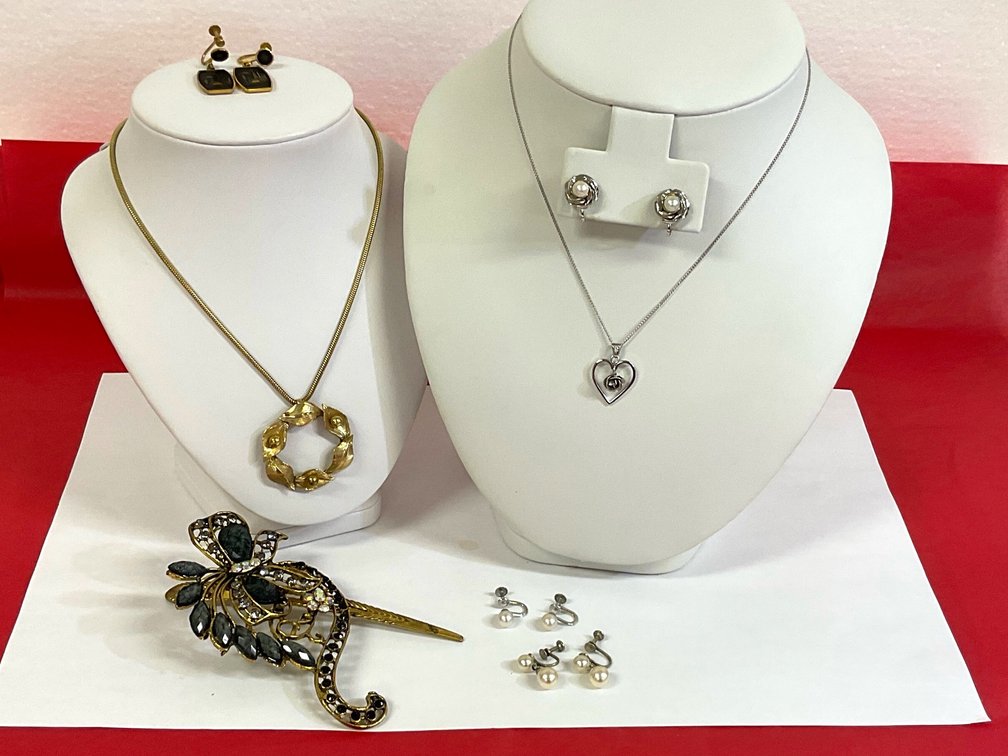 Birks, Amsel, BondBoyd & More Vintage Jewellery
