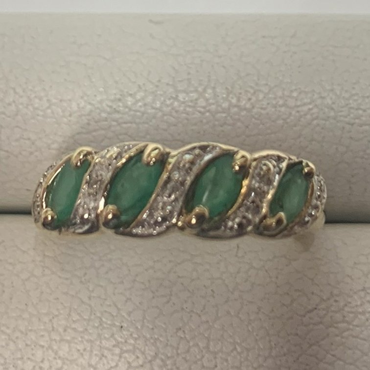 10K Gold Emerald & Diamond Ring