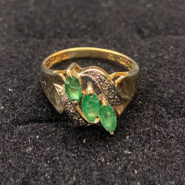 10K Gold Emerald & Diamond Ring