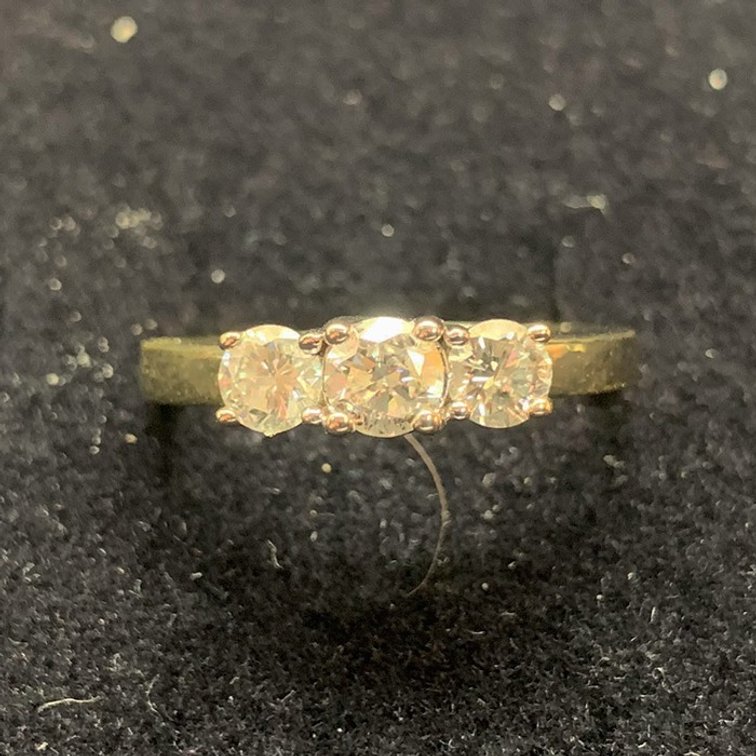 14K Gold & Diamond Ring
