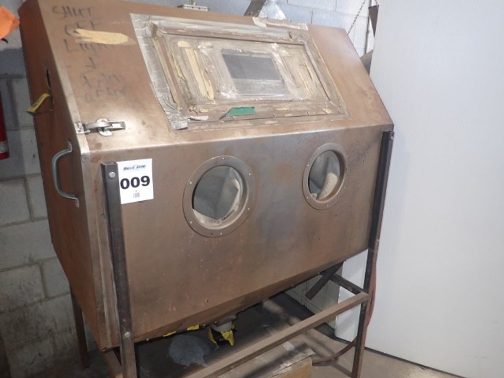 Cabinet Sandblaster/ Abrasive Blaster