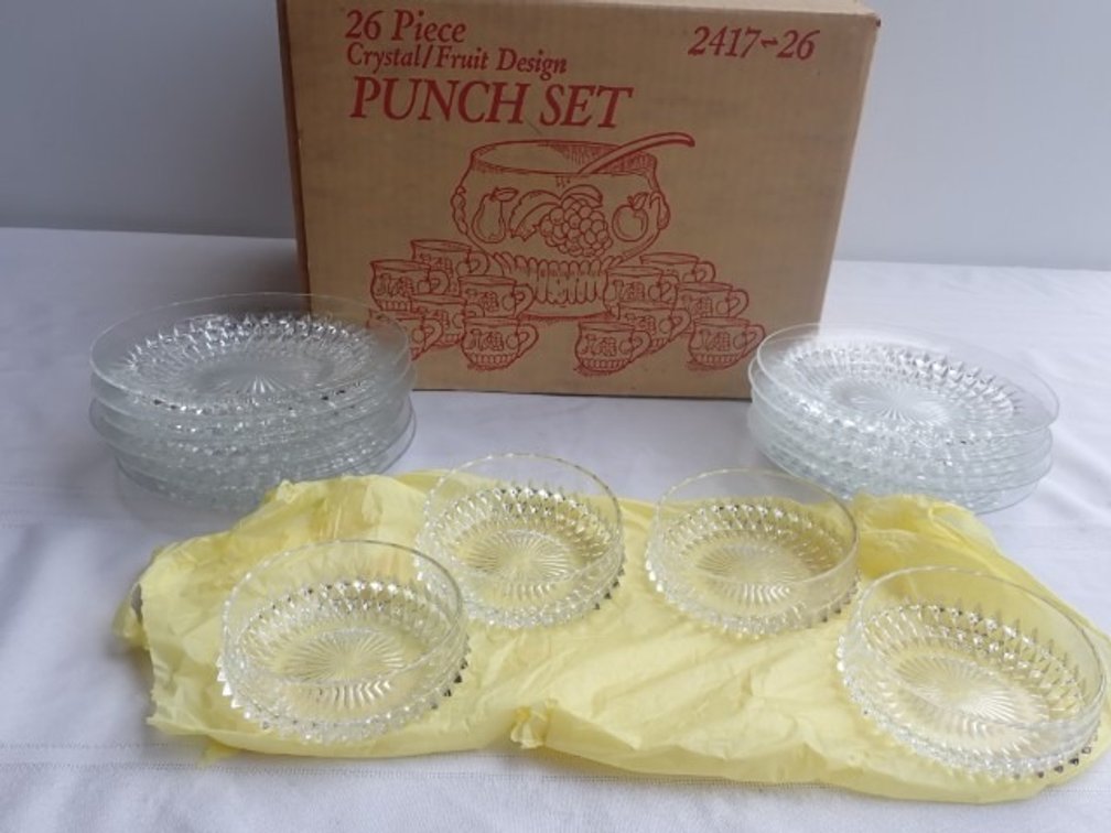 26 Piece Crystal Punch Set Plus Dessert