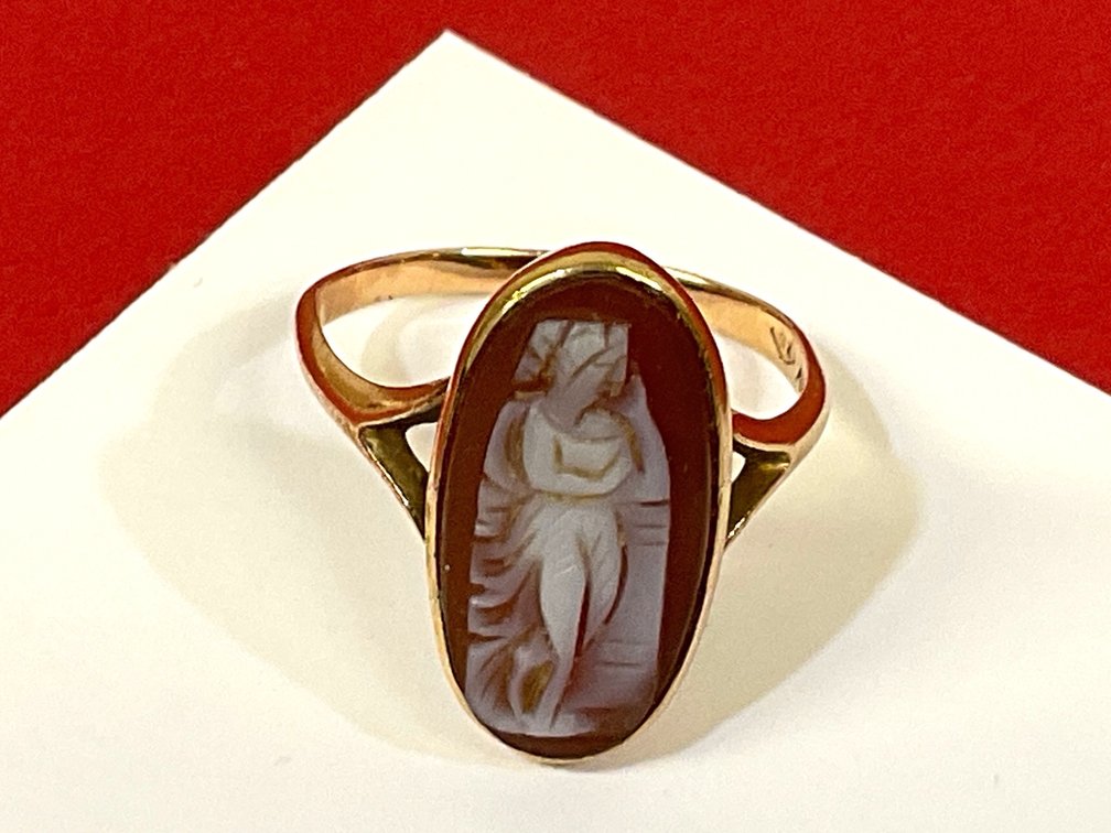 10K Gold Cameo Ring
